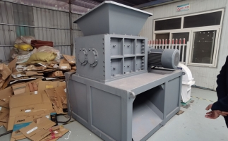 撕碎機(jī)撕碎硬紙殼，全程記錄！